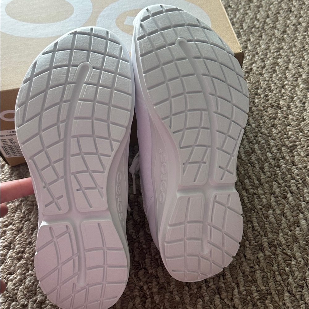 NWT OOFOS Women’s OOmg Sport LS - Picture 6 of 7